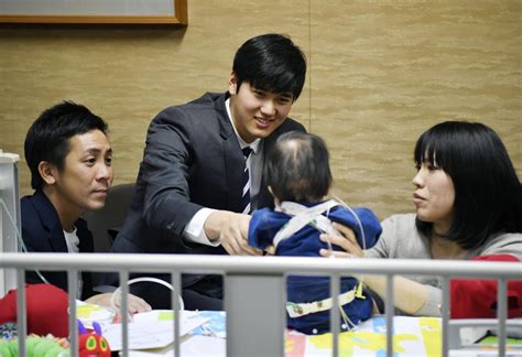 Baseball Star Ohtani Encourages Ailing Boy Shohei His Parents