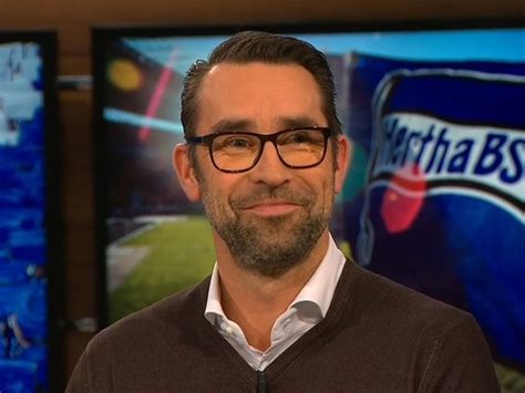 Gleichwohl verspürt der nur bis saisonende verpflichtete coach große vorfreude auf. "Die Bayern schauen sehr genau in den Rückspiegel" - kicker
