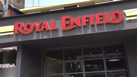 Royal enfield khar company store is the official royal enfield showroom and dealer in khar west, mumbai. Royal Enfield showroom tour - YouTube