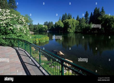 Mirror Pond Drake Park Bend Oregon Stock Photo Alamy
