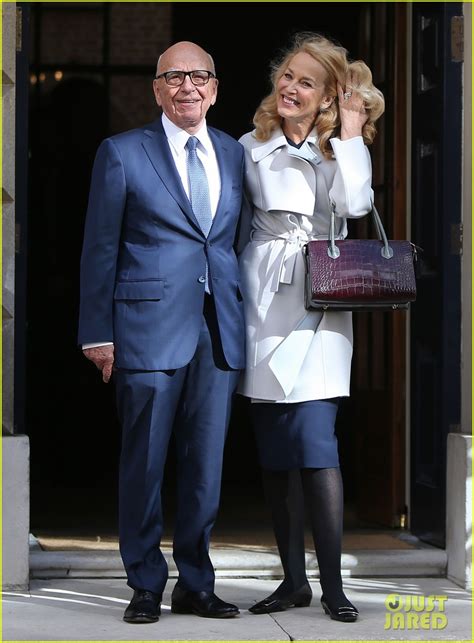 rupert murdoch and jerry hall are married see her ring photo 3597244 wedding photos just