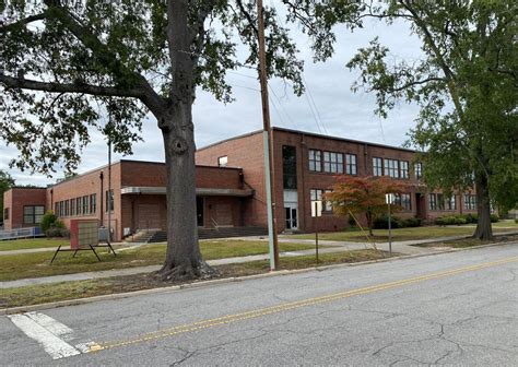 Nash school board approves sale of former campus | Local News