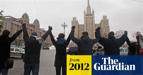 Russians Protest Against Vladimir Putin By Forming Human Chain In Moscow Vladimir Putin The