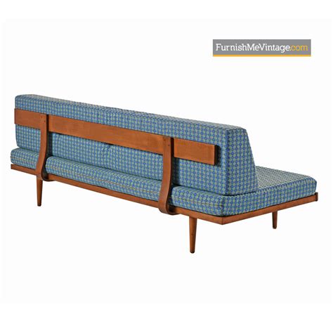 Parfaite en guise de méridienne pour la sieste ou le coin lecture. Pearsall Style Daybed Sofa Couch - Mid Century Modern