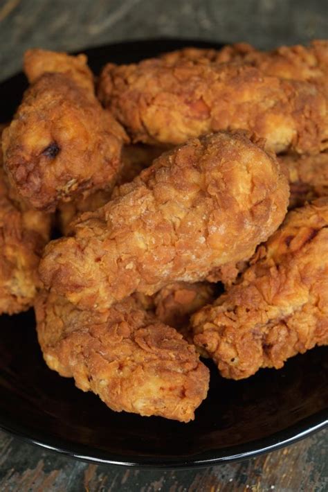 First, remove the wing tips and separate the wings. Buttermilk Deep Fried Chicken Wings | Recipe | Fried ...