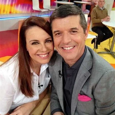 Divertido, joão baião lança boca sobre o caso josé sócrates. Tânia Ribas de Oliveira sobre João Baião: "Não há ninguém ...