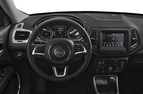 Our 2020 jeep compass review includes far more than just one person's opinion. 2020 Jeep Compass MPG, Price, Reviews & Photos | NewCars.com