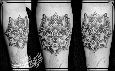 See more ideas about cat mandala, mandala tattoo, cat tattoo. mandala cat dotwork tattoo | Tatuaże, Tatuaż