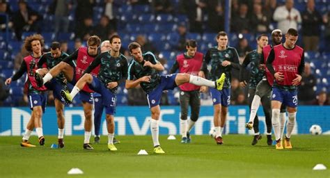 Fernandes and cavani star for rampant hosts. Chelsea 3-3 Roma AS IT HAPPENED: Champions League results ...
