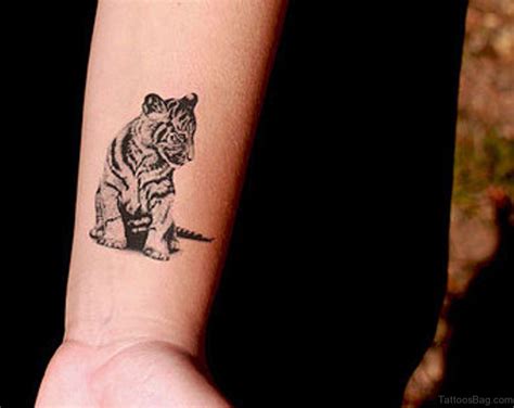 16 Fine Tiger Tattoos On Wrist