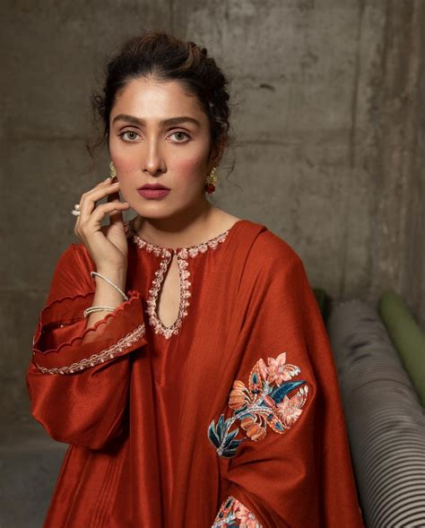 ayeza khan gorgeous looks in curly hairs for sfk bridal shoot dailyinfotainment
