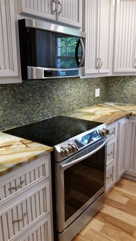 Mountain Lake House Kitchen Backsplash