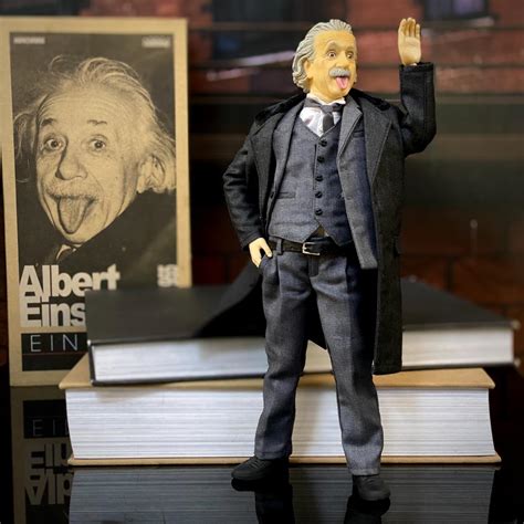 Action Figure Albert Einstein Físico Língua Para Fora Versão 2 1879