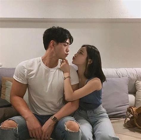 Asian Couple In Love Amour Amore In 2020 Couples Asian Couples Ulzzang Couple