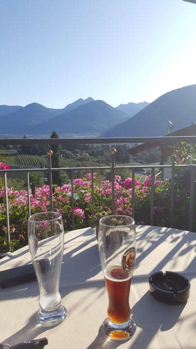 Ausblick Von Der Terrasse Schenna Resort Scena Schenna • Holidaycheck Südtirol Italien
