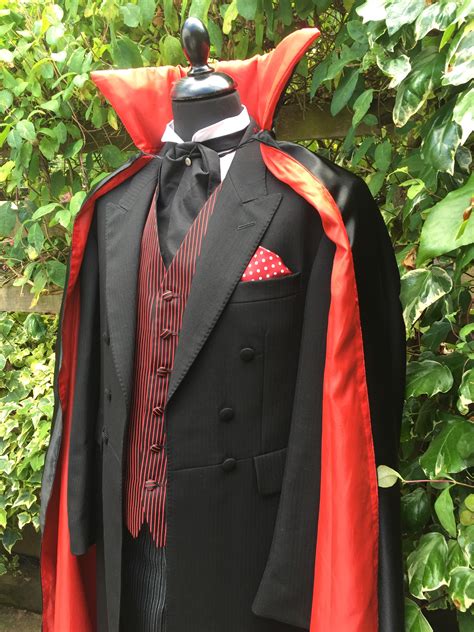 Mens Count Dracula Costume To Hire. Mens Halloween Costumes.