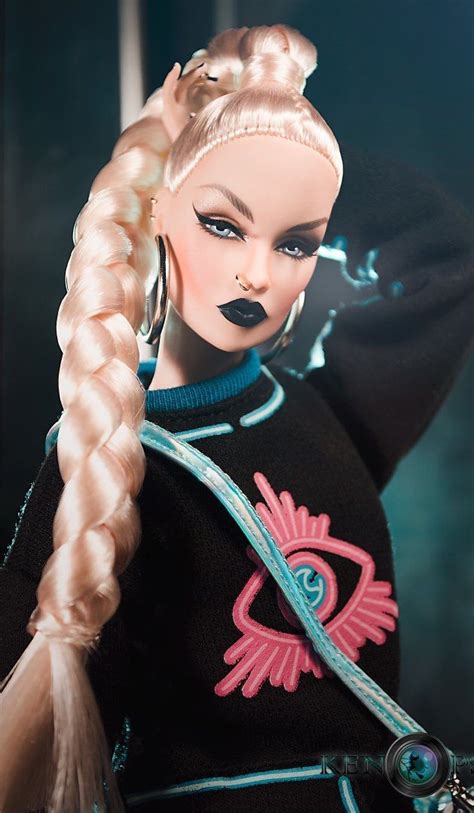 Pin By Rifaut On Dolls Models In Barbie Hairstyle Fashion Dolls