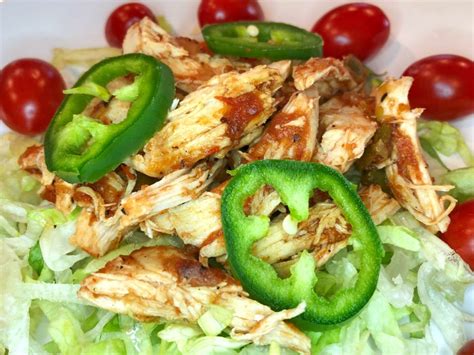 An easy chicken breast recipe with oodles of sauce. Slow Cooker Salsa Chicken - Slow cooker Chicken for Diabetics