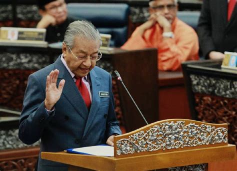 Briefly about sentouin hakenshimasu : Tun M ketuai angkat sumpah Ahli Parlimen - Air Times News ...