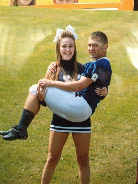 Cute Pose For Cheerleader With Football Player Football Cheerleader Couple Cute Couples