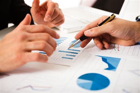 Перевод слова leasing, американское и британское произношение, транскрипция, словосочетания, однокоренные слова, примеры использования. About Us | Benson Leasing