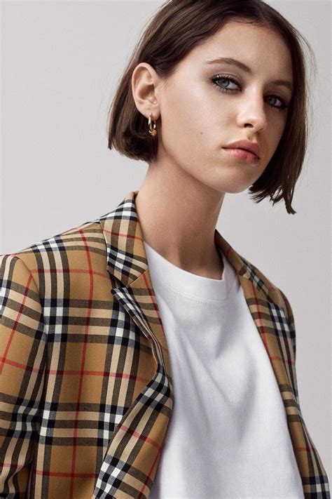 Iris Law Burberry Cat Lashes Mascara Campaign Fashion Gone Rogue