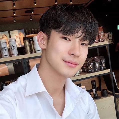 It is a fact that most asian men have textured and thick hair. 23 Amazing Asian Hairstyles for Men to Try in 2021 - Cool ...