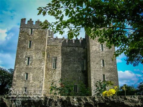ireland s 15th century bunratty castle county clare visit ireland eire 15th century