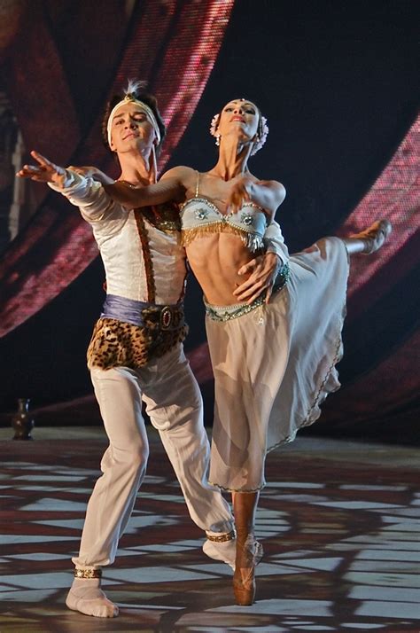 Olga Smirnova and Vladislav Lantratov in La Bayadère Act I Photo by