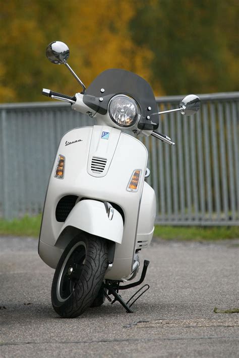 This cookie is necessary for the cache function. Datei:Vespa GTS 300 Super white front.jpg - Wikipedia