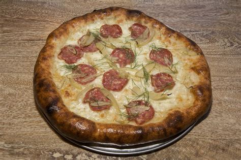 Roberts Pizza And Dough Co Returns To Streeterville