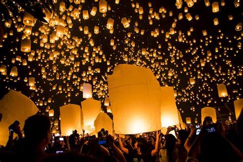 Tailandia Celebra La Gran Fiesta Budista De Las Luces A Pesar Del Duelo
