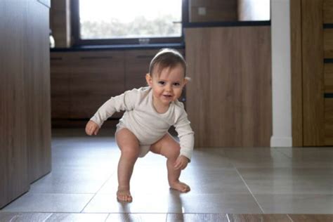 10 brincadeiras para estimular o bebê a andar sozinho aviva