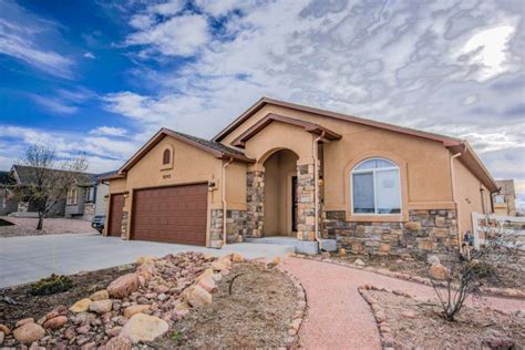 Five star painting of colorado springs is here to help you add new life to your home or business. Colorado Springs Exterior House Painting | Best Painting ...