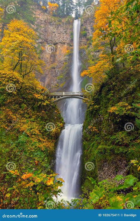 Multnomah Falls In Fall Season Colors In Oregon America Stock Image