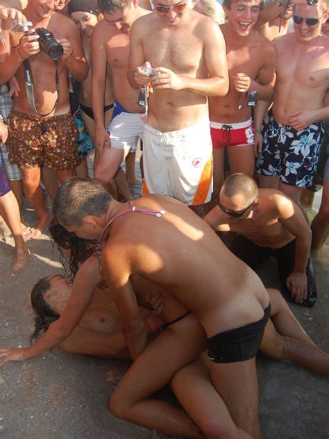 ウクライナで行われた レイブパーティー の様子がエロすぎる画像 ポッカキット Free Download Nude Photo