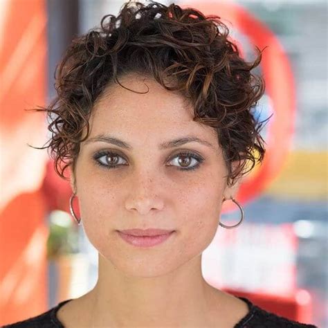 Good added feminity to this . 50 Bold Curly Pixie Cut Ideas To Transform Your Style in 2020