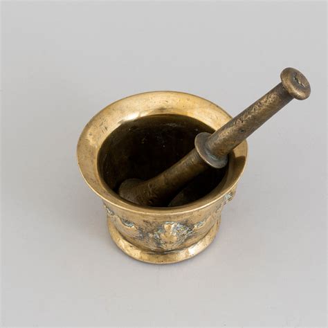A 17th Century Bronze Mortar And Pestle Bukowskis
