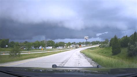 Tornado Warning Chicago Today Tornado Touches Down In Chicago Suburb