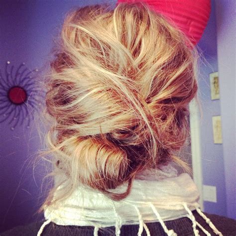 easy cute messy buns in 5 minutes cute messy buns hair inspiration beauty