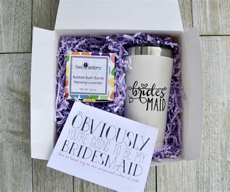 It's as luxurious as it says it is, very spacious gifting box, perfect for placing bigger sizes gifts in for bridesmaids! DIY Bridesmaid Gift Boxes - Diary of a Southern Millennial
