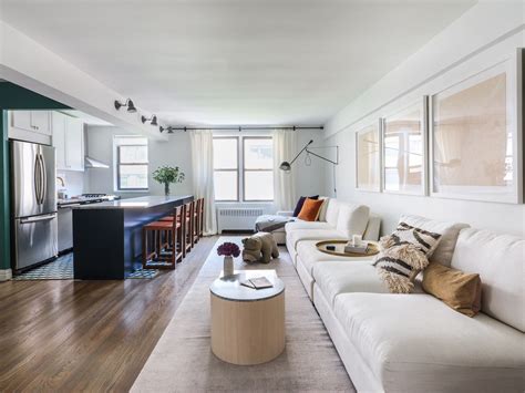Maximizing and Personalizing a 900-Square-Foot Apartment