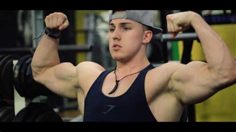 Shoulder Workout With 19 Year Old Bodybuilder Brandon Harding Youtube