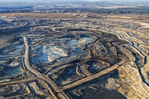 Seven Oil Multinationals That Are Pulling Out Of Canadas Tar Sands