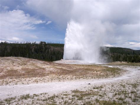 Fileold Faithful Geyser Yellowstone National Park Wikipedia The