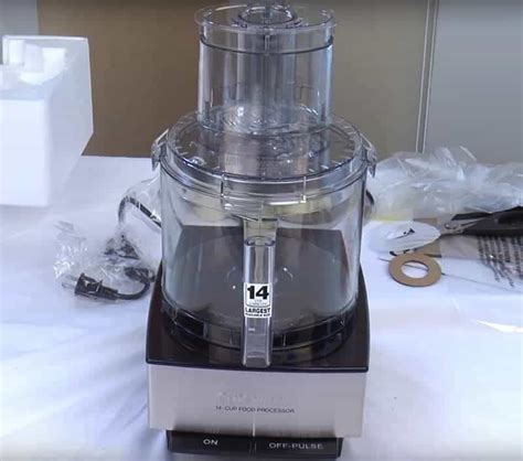 Set the machine for pizza. Best Food Processor For Kneading Dough (Bread or Pizza) • Breadopedia.com