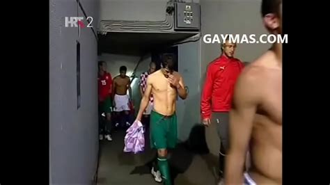 Futbolista EnseÑa El Pene En Tv Gaymasandcom