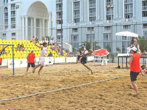 Au handball à 7, le terrain fait 20 mètres sur 40 mètres. Beach handball: comment y jouer? - aquihand.org