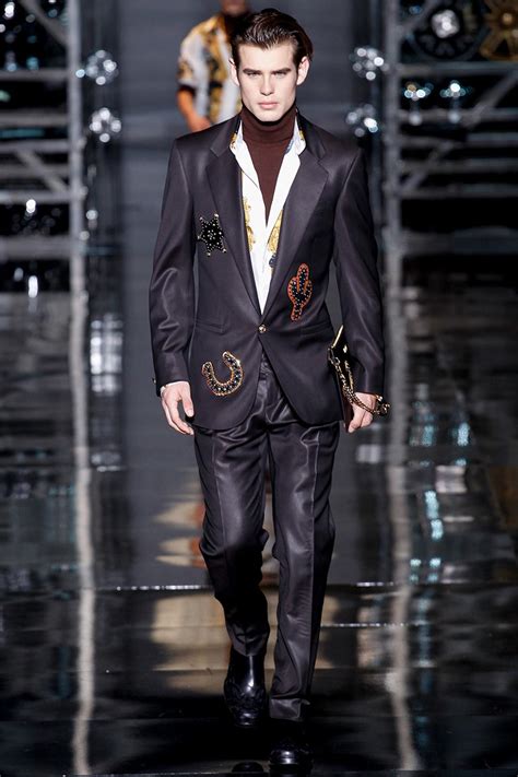 Versace Men Fallwinter 2014 Milan Fashion Week The Fashionisto