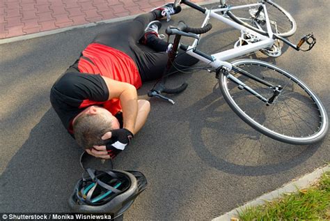 Cyclists And Pedestrians Crash Once A Day In New Study Daily Mail